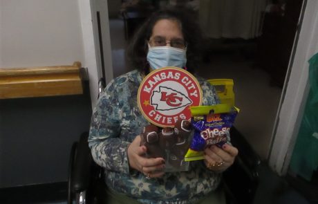 Female Kansas City Chiefs fan